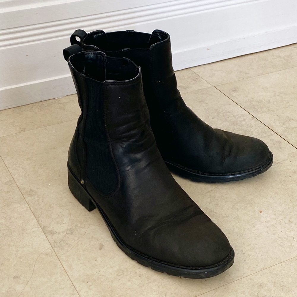 Black Leather Chelsea Boots